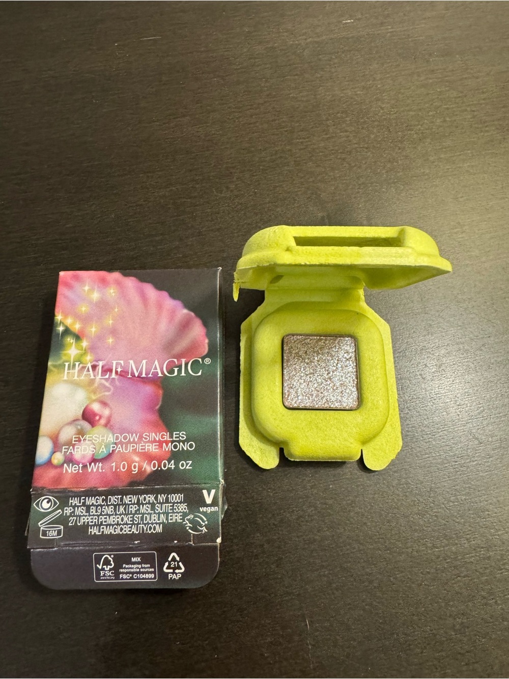Half Magic Eyeshadow Singles Sparkle Puff 1 g .04 oz Full Size NIB